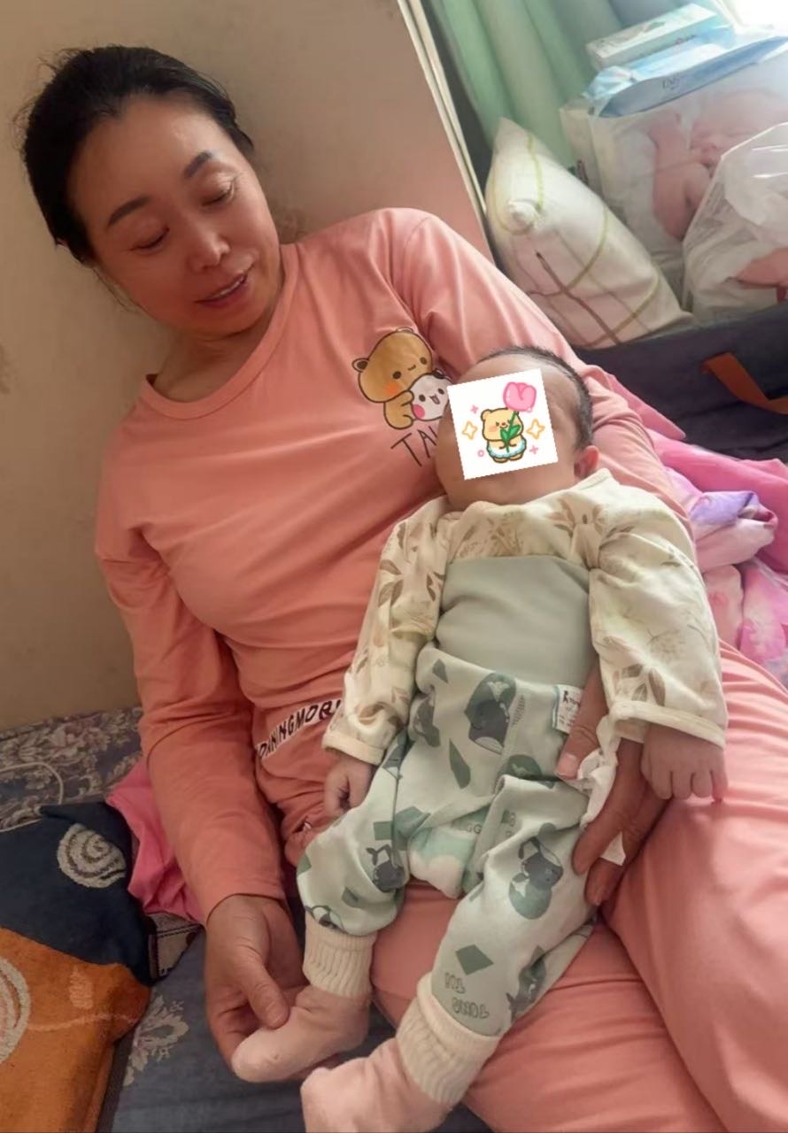 王阿姨工作生活照2
