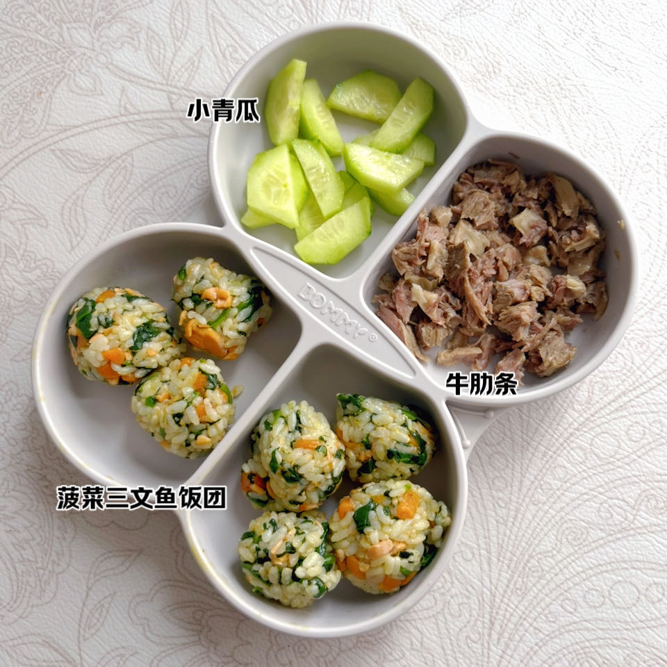 姜阿姨工作生活照10