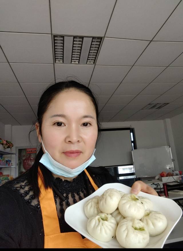 程阿姨工作生活照5