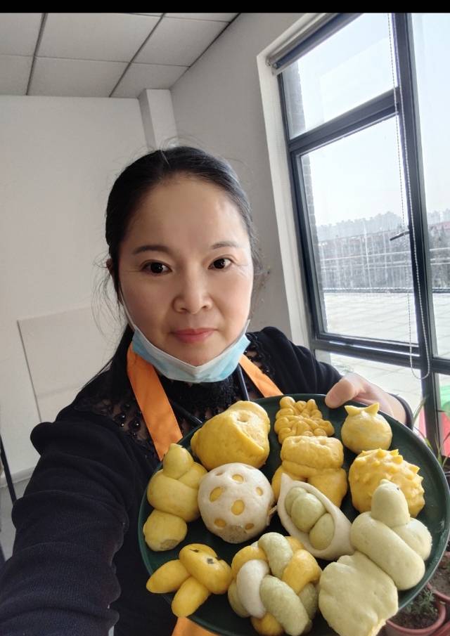 程阿姨工作生活照3