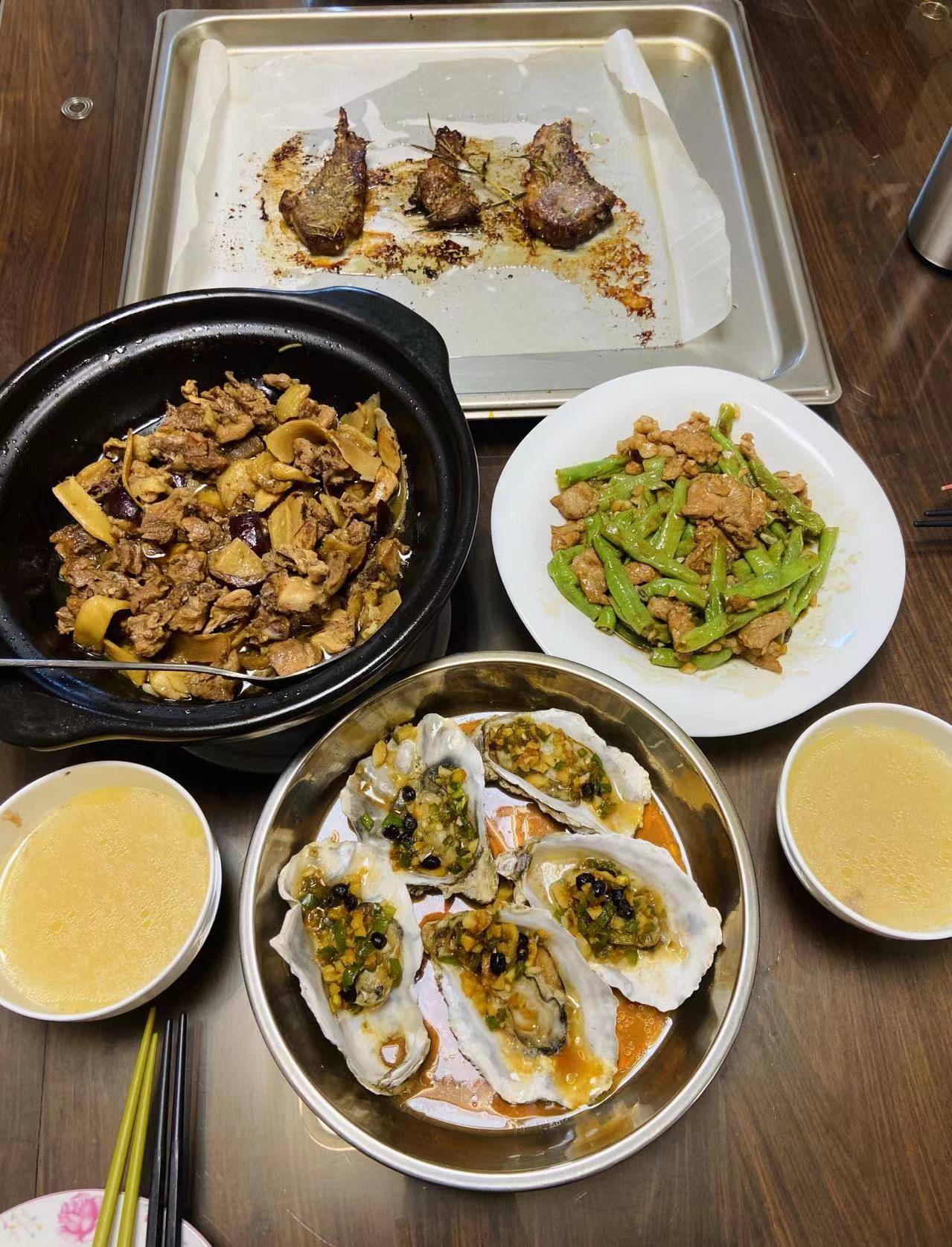 谢阿姨工作生活照2