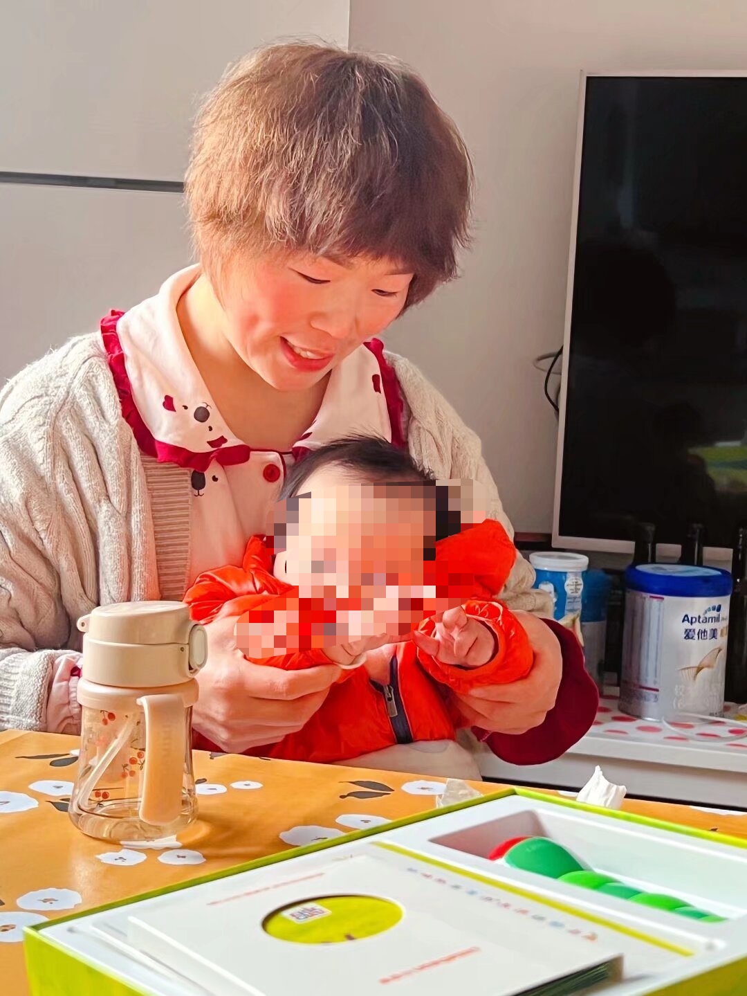 李阿姨工作生活照2