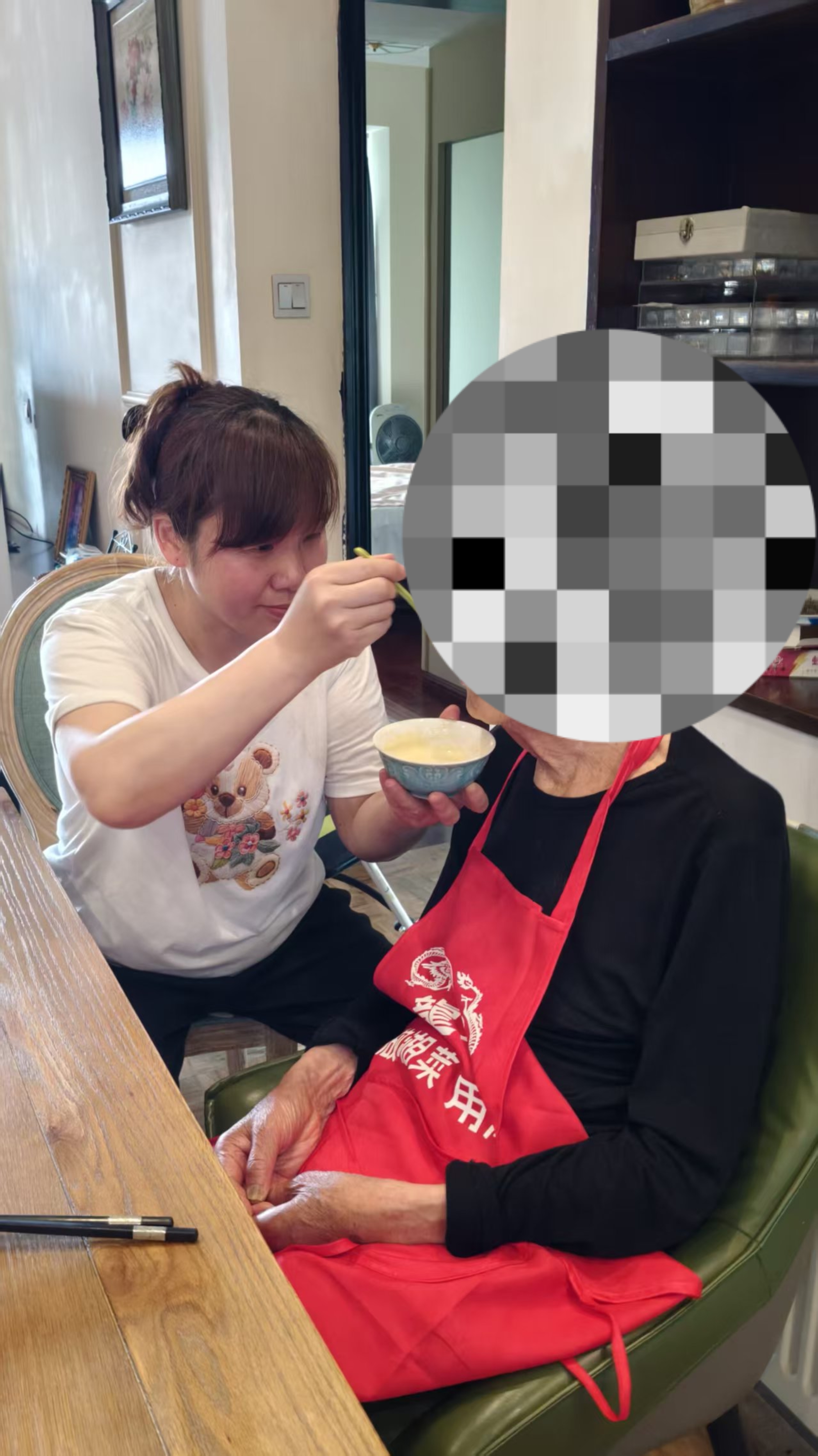 彭阿姨缩略图2