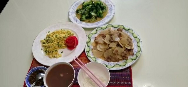 李阿姨工作生活照5