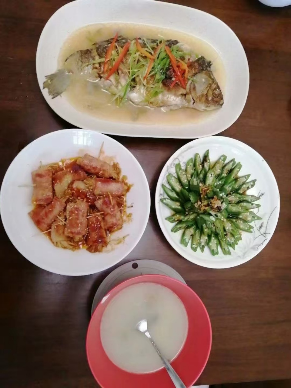 芦阿姨工作生活照6