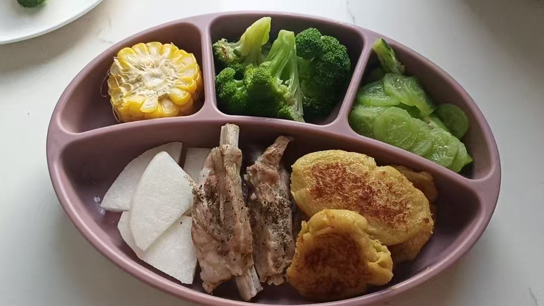 江阿姨工作生活照10