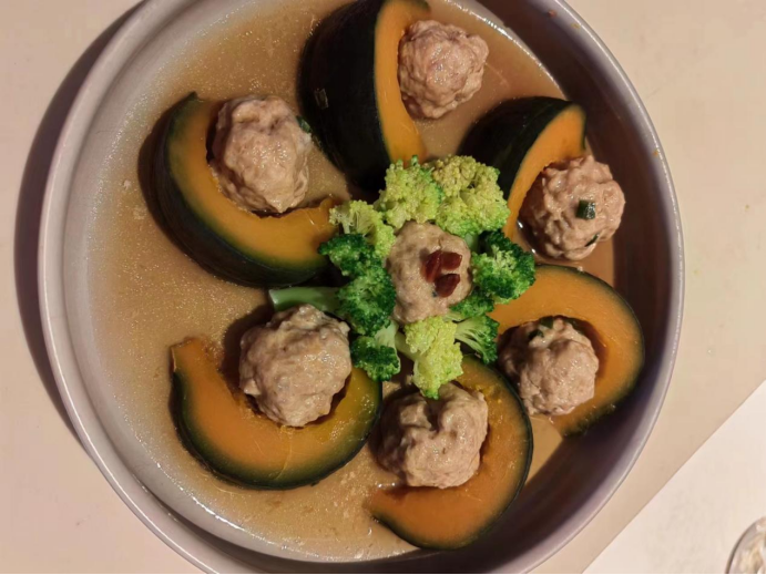 彭阿姨工作生活照5