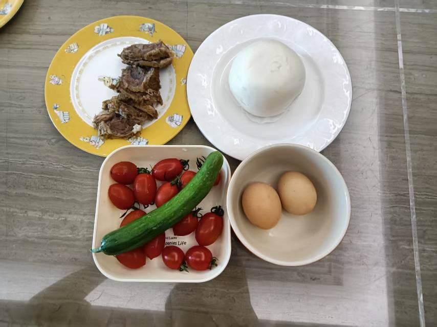 况阿姨工作生活照9