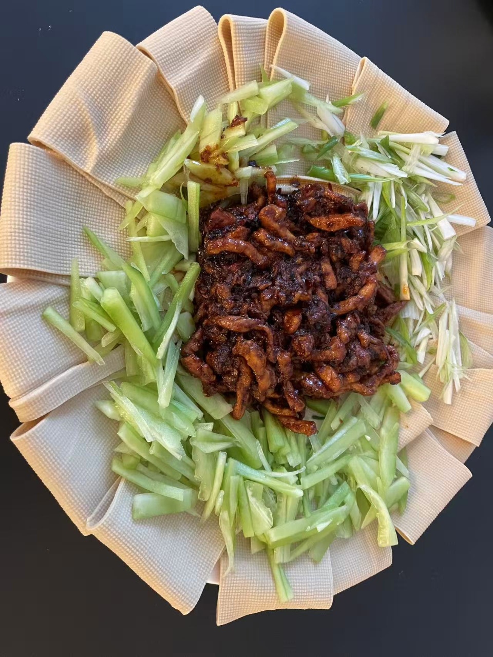 吕阿姨工作生活照1