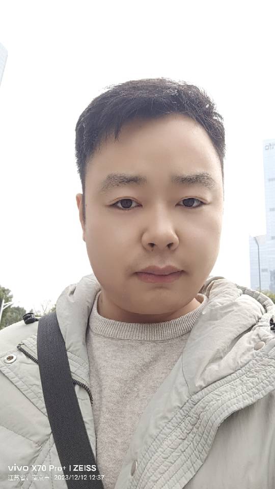 刘师傅工作生活照1