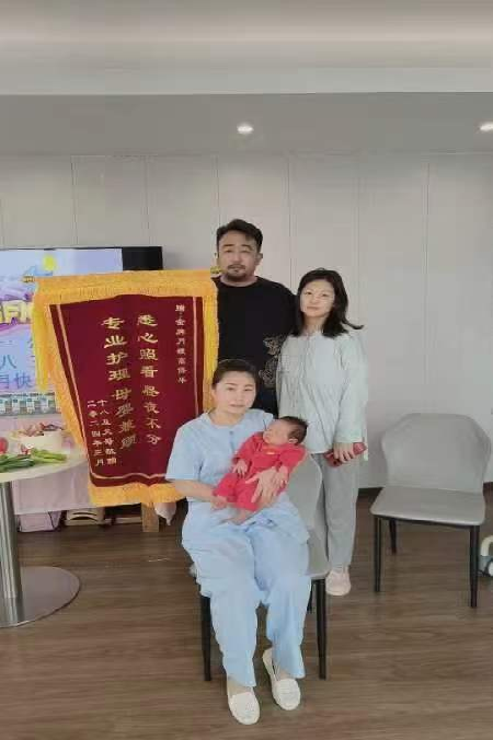 高阿姨工作生活照5