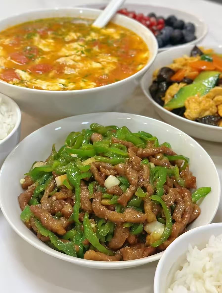 李阿姨工作生活照1