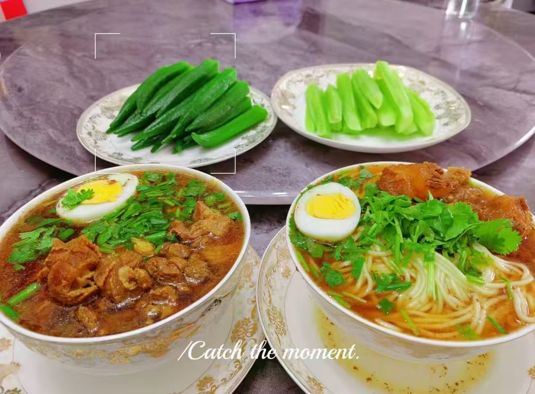 雷阿姨工作生活照3