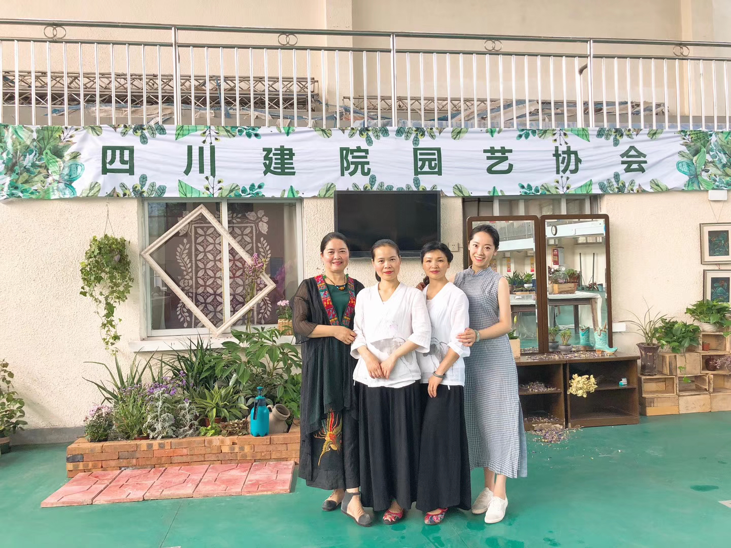 杨阿姨工作生活照2