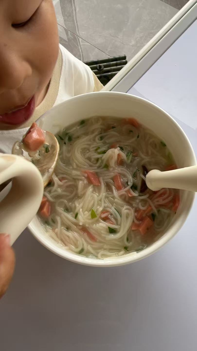 周阿姨工作生活照3
