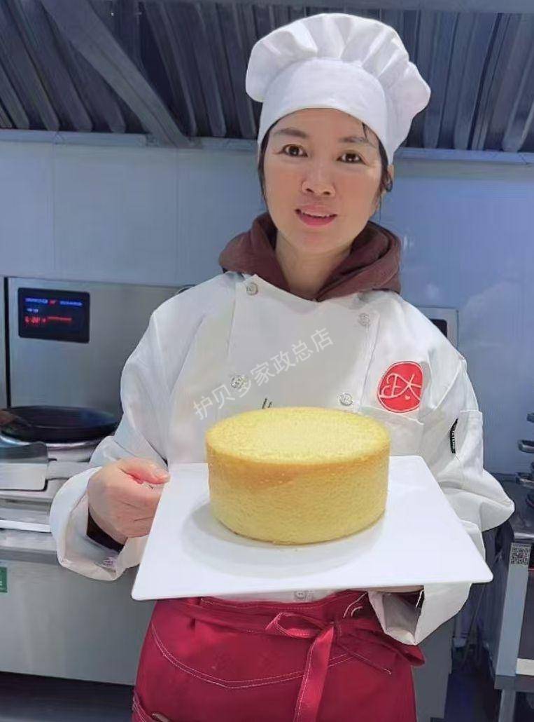 韦阿姨工作生活照2