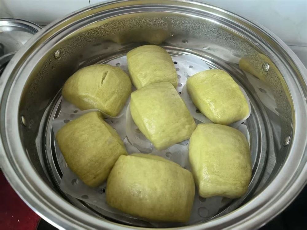 邓阿姨工作生活照4