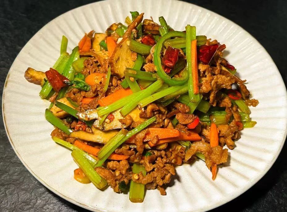 朱阿姨工作生活照12