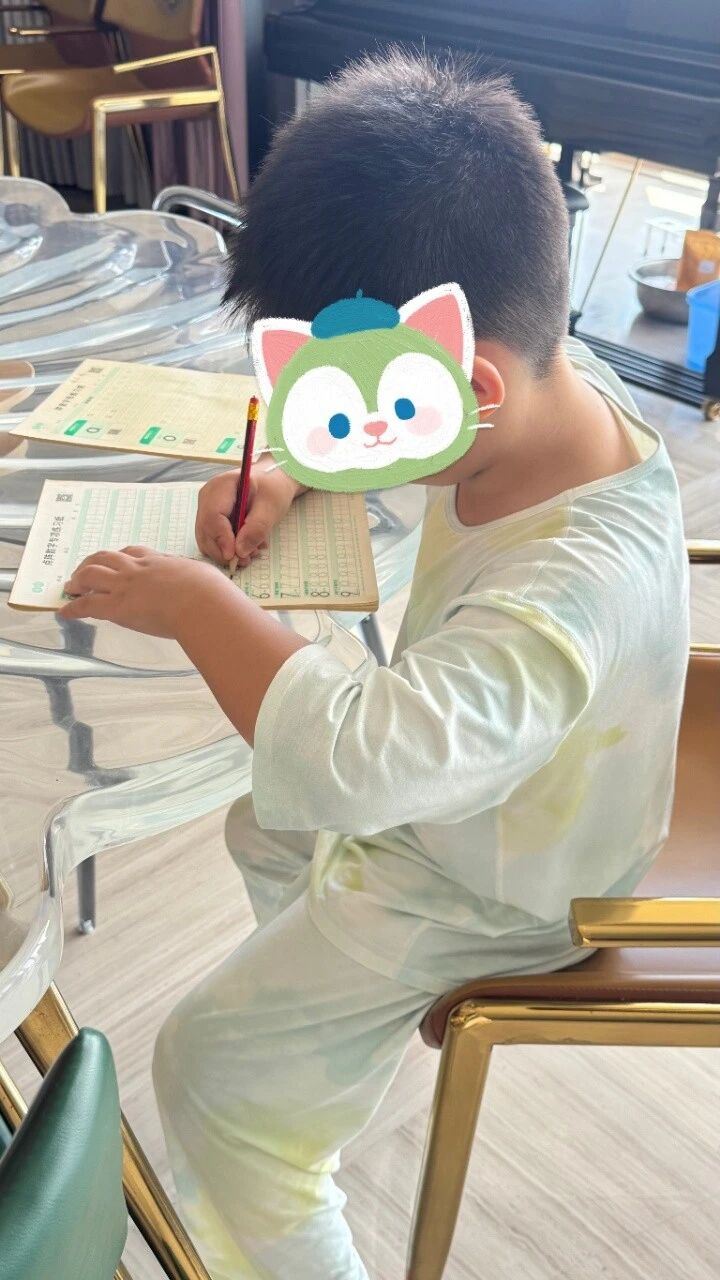 谭阿姨工作生活照10