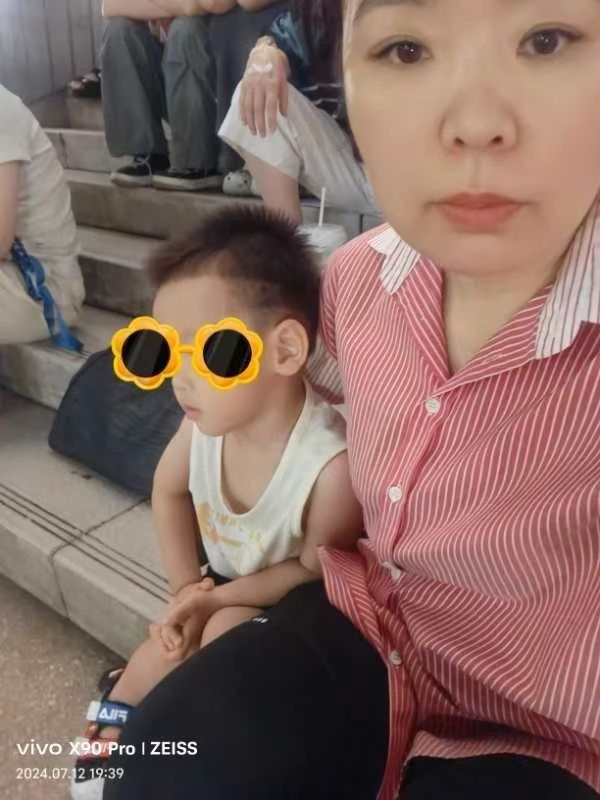 李阿姨工作生活照2