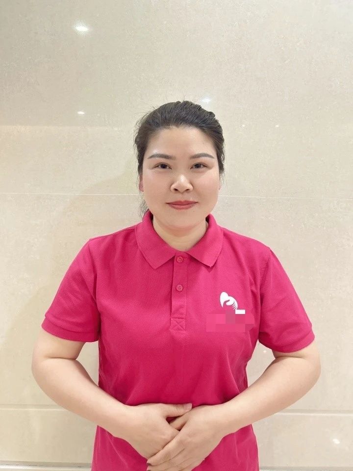 李阿姨工作生活照2