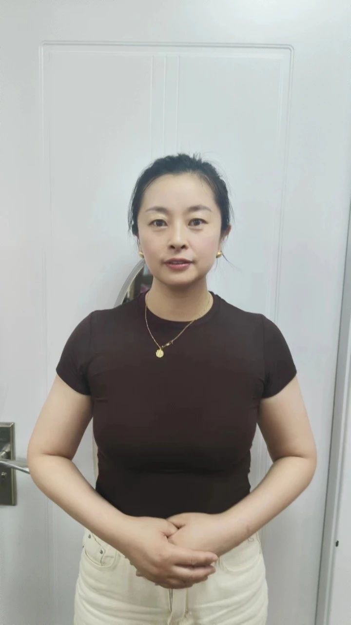 丁阿姨工作生活照1