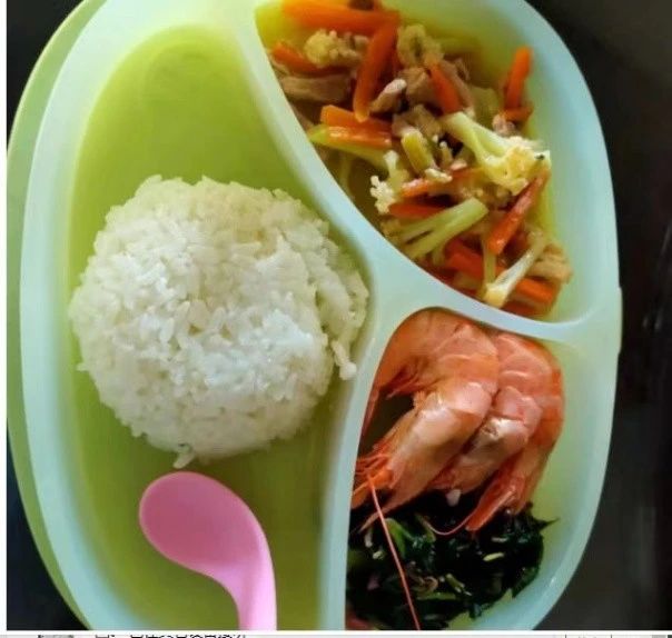 王阿姨工作生活照6