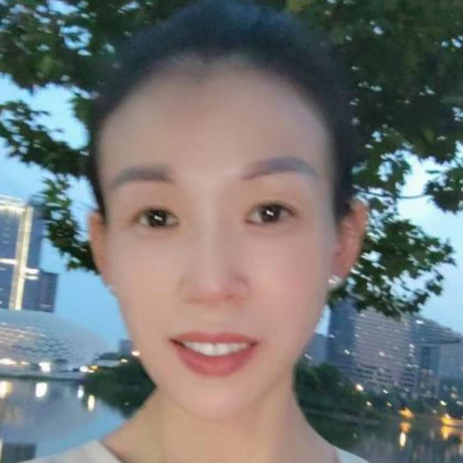 许阿姨工作生活照2