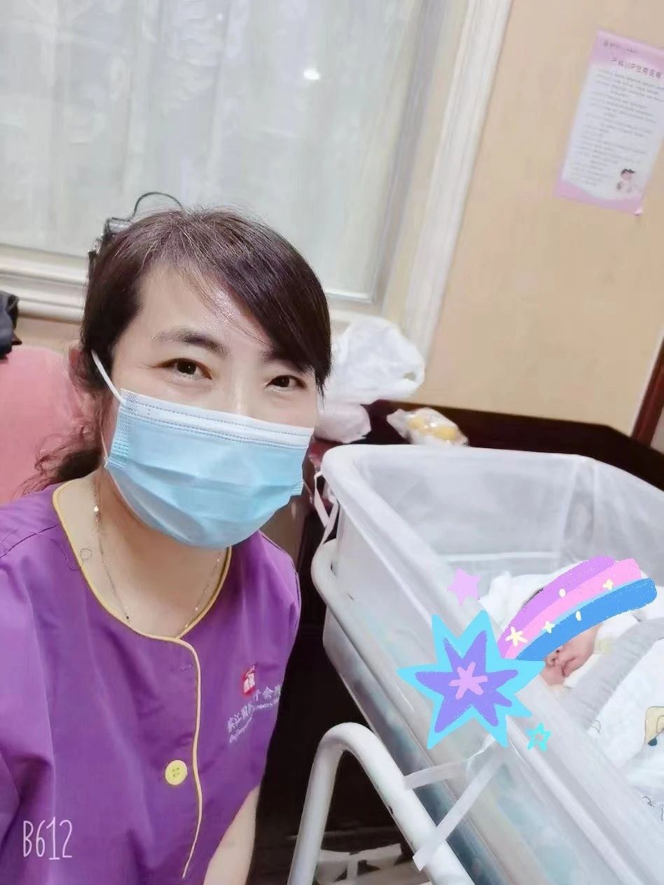姜阿姨工作生活照6