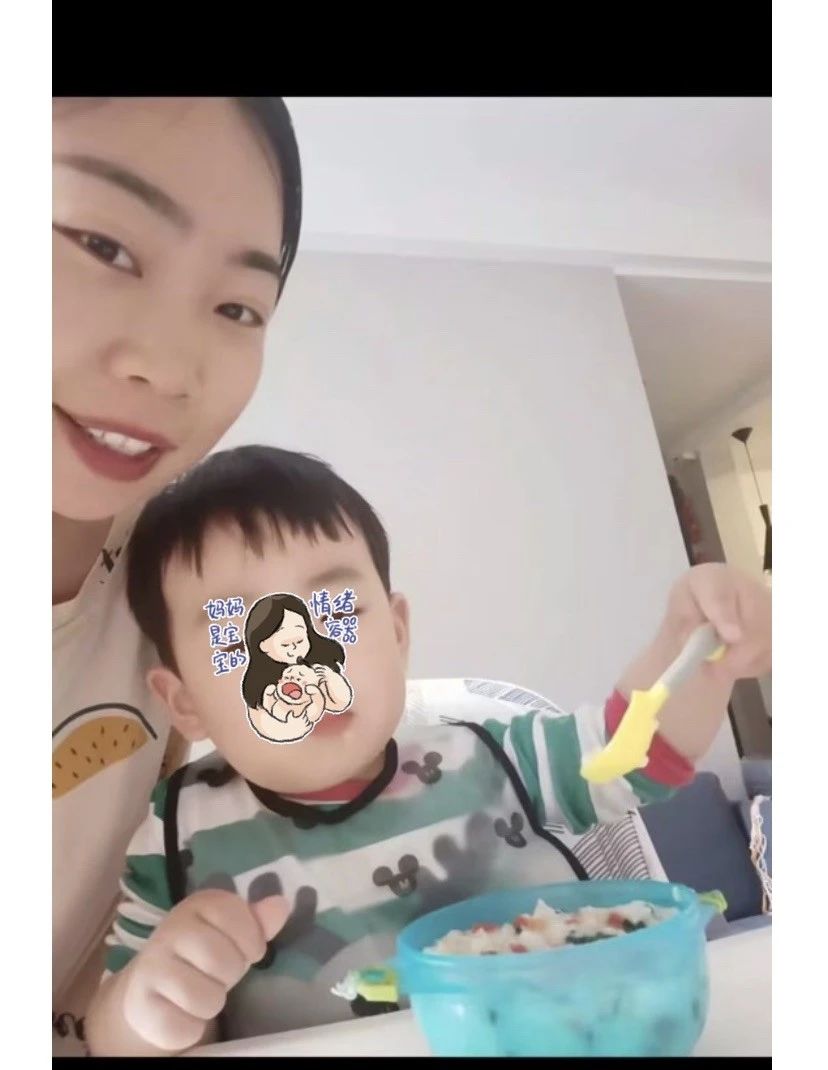 代阿姨工作生活照5