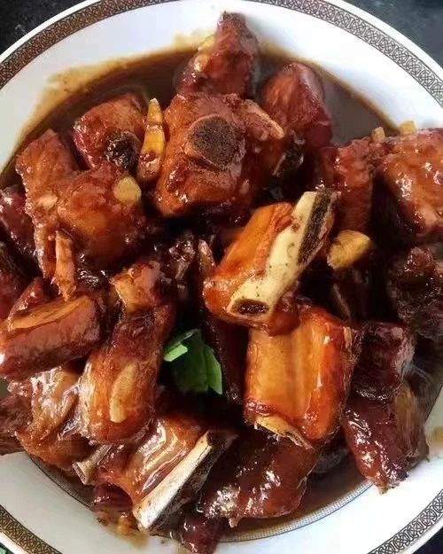 彭阿姨工作生活照5
