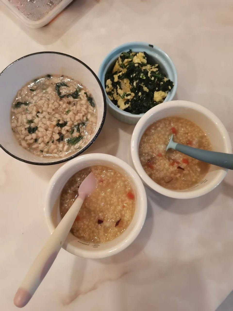 洪阿姨工作生活照1