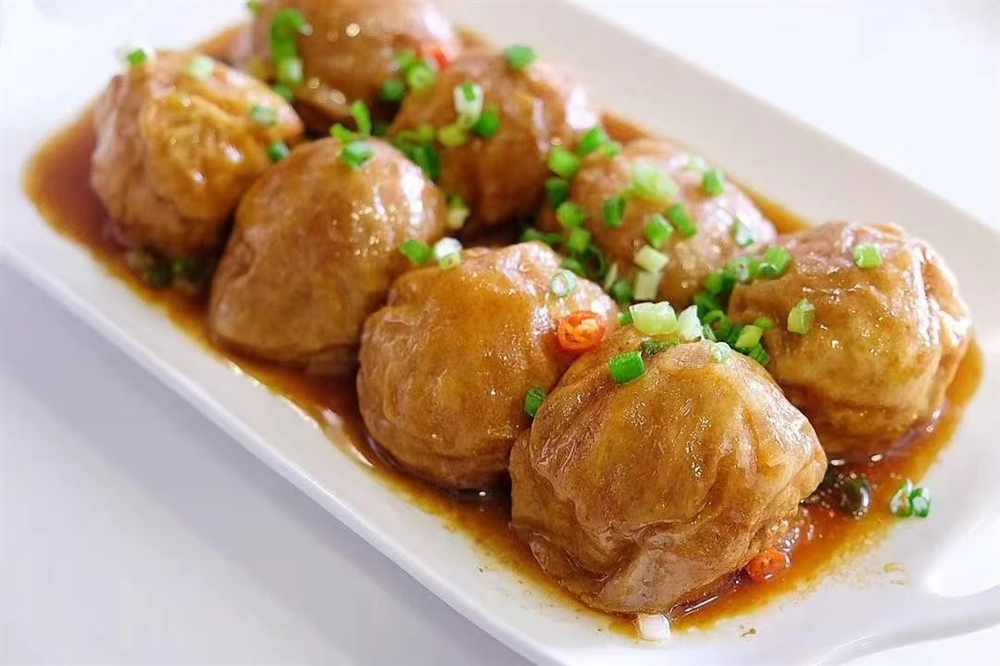 郑阿姨工作生活照1