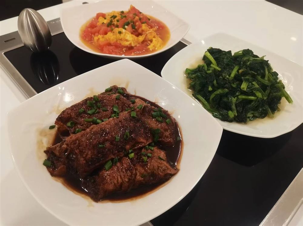 田阿姨工作生活照10