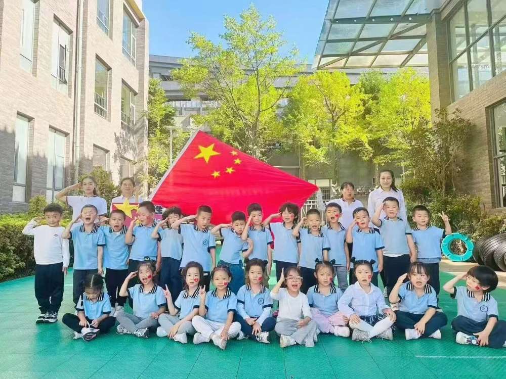 姜阿姨工作生活照12