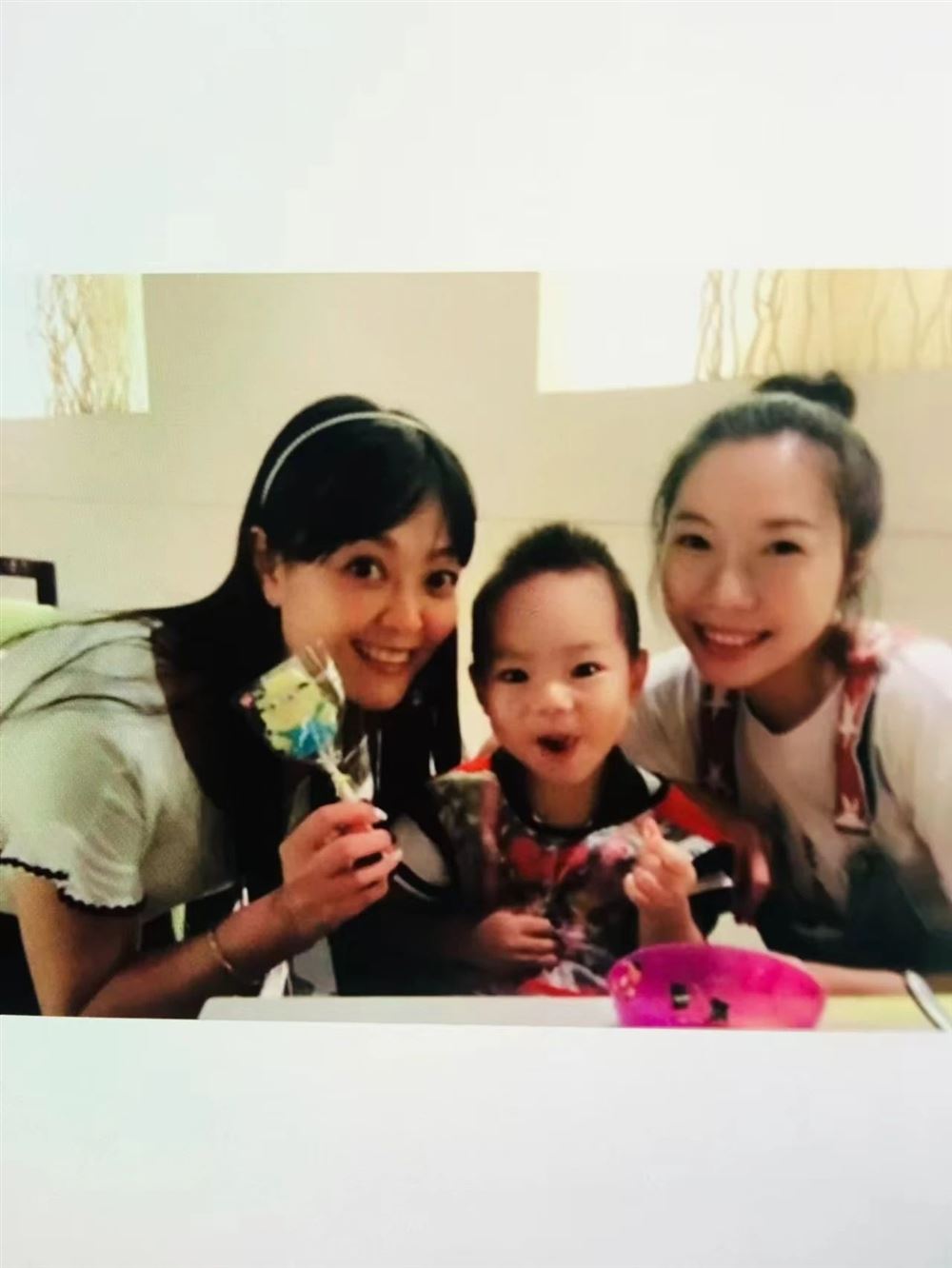 上海成长陪伴师、育婴师黎阿姨公开照片