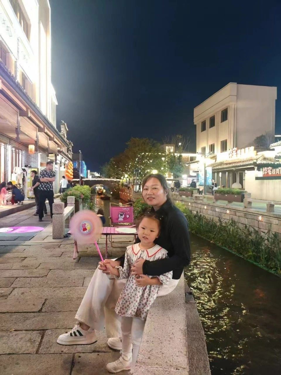 上海育婴师吴阿姨公开照片