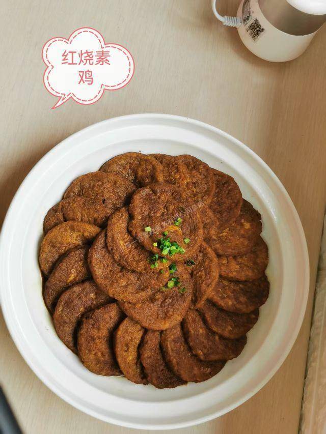 李阿姨工作生活照2