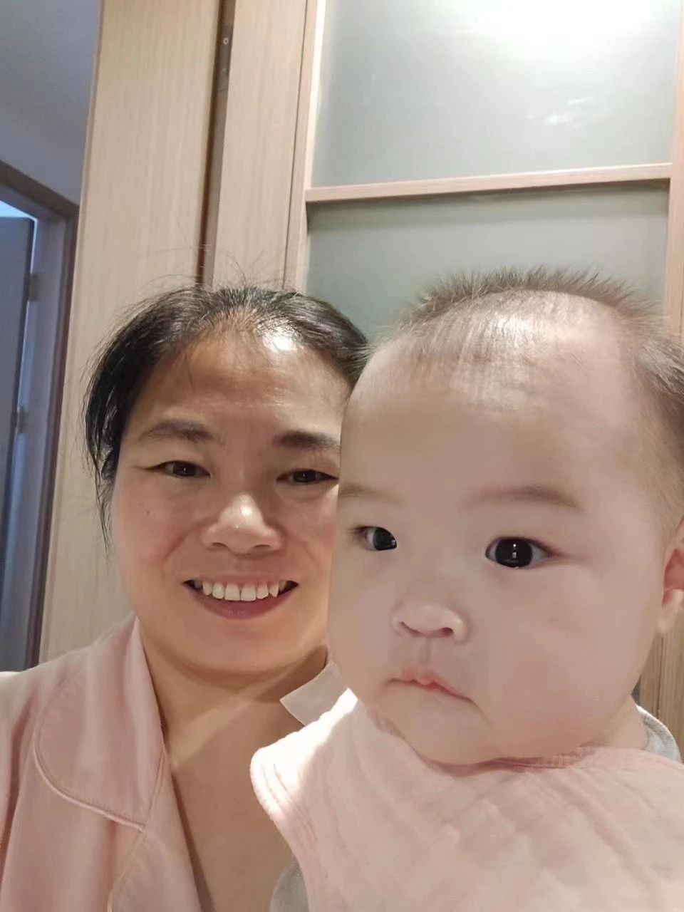 赵阿姨工作生活照1
