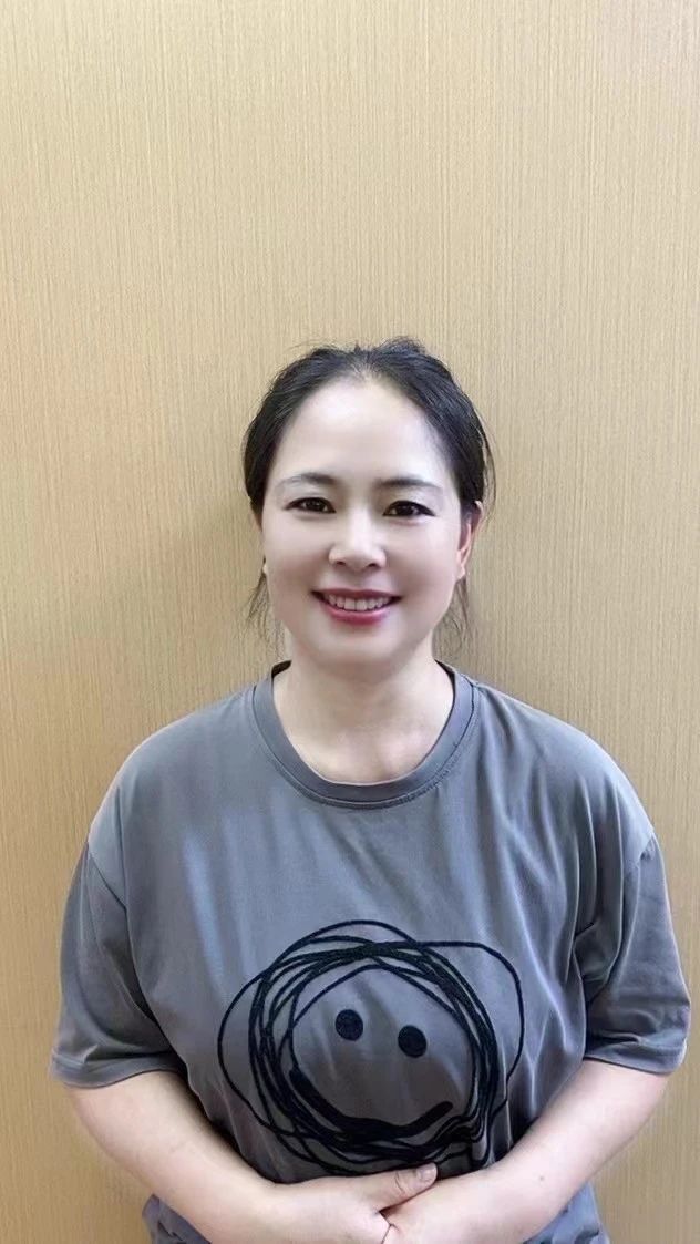 家政家务师、厨师嵇阿姨公开照片