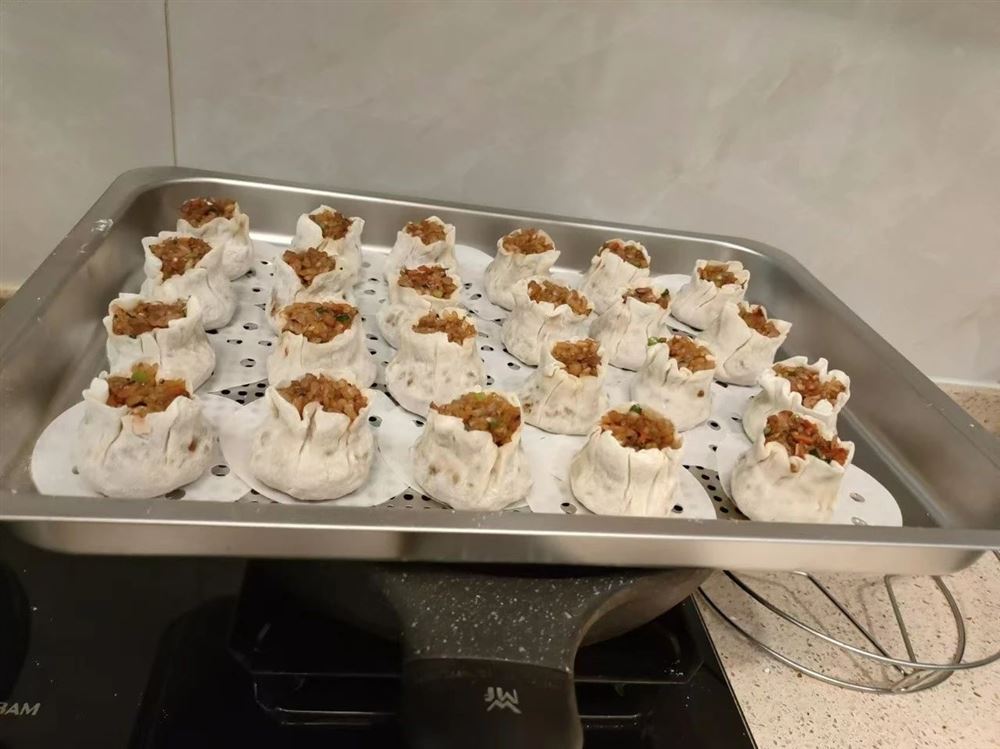 何阿姨工作生活照9