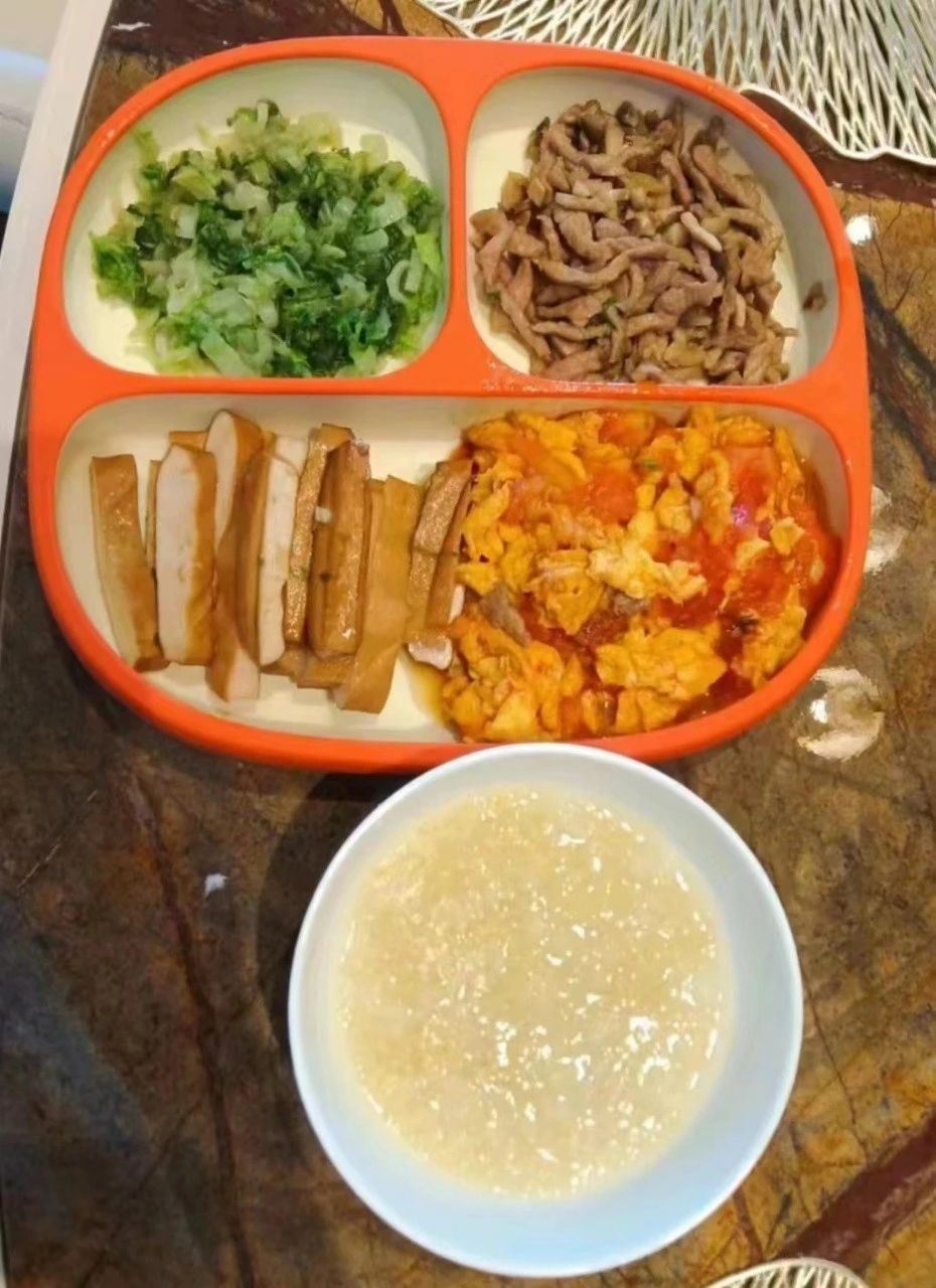 李阿姨工作生活照6