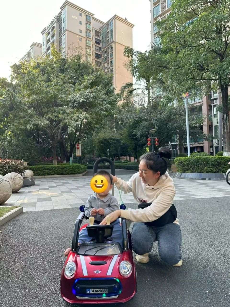田阿姨工作生活照9