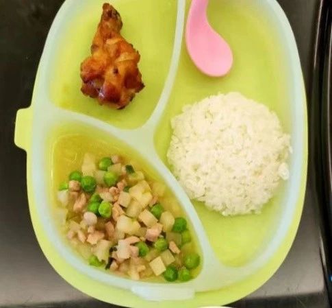王阿姨工作生活照5