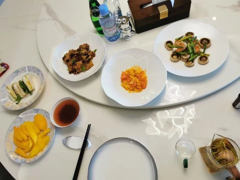 罗阿姨工作生活照6