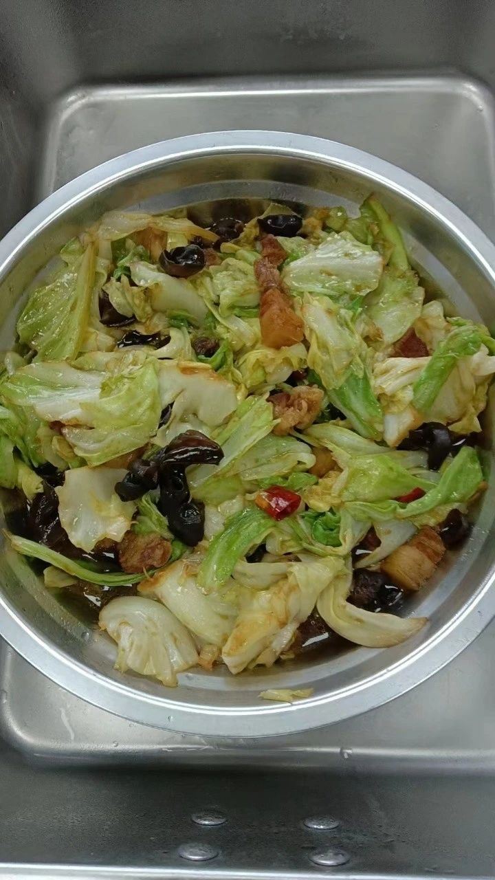 龚阿姨工作生活照3