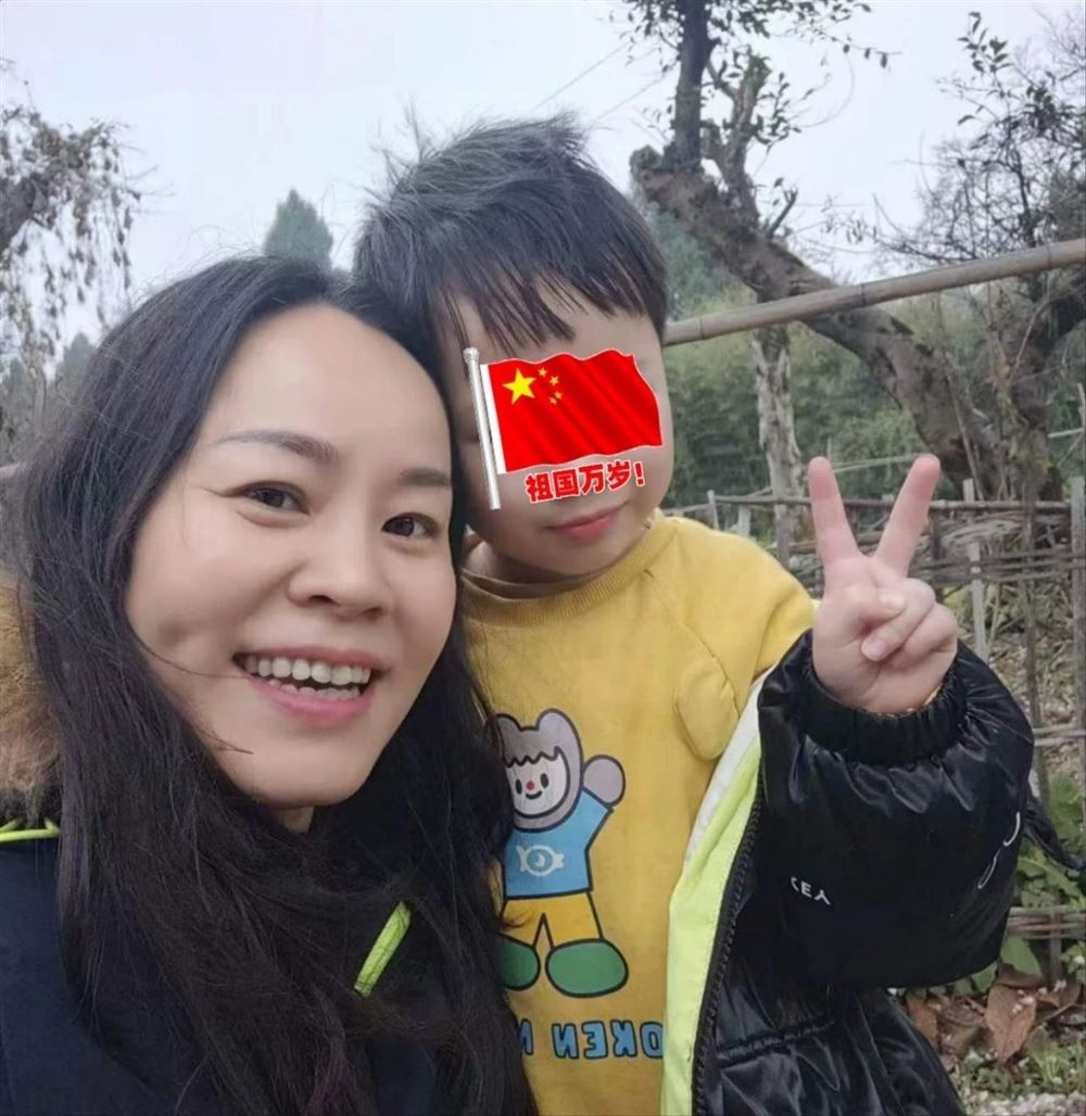 王阿姨工作生活照2