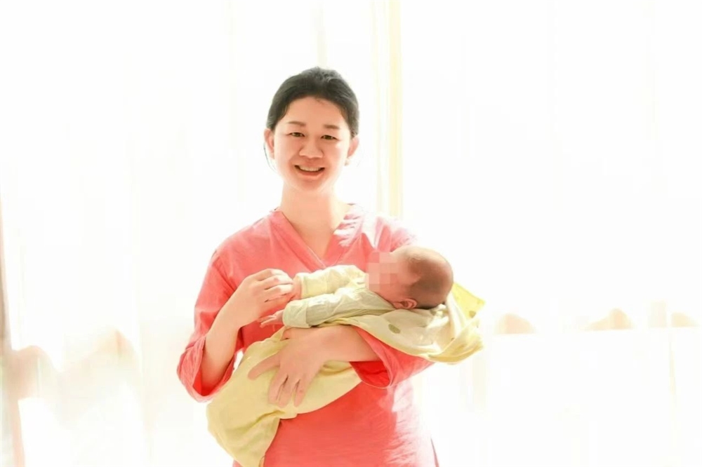 家政育婴师贺阿姨公开照片