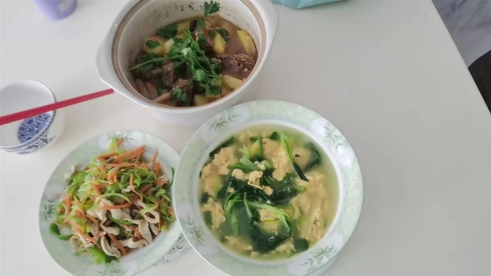 瞿阿姨工作生活照6