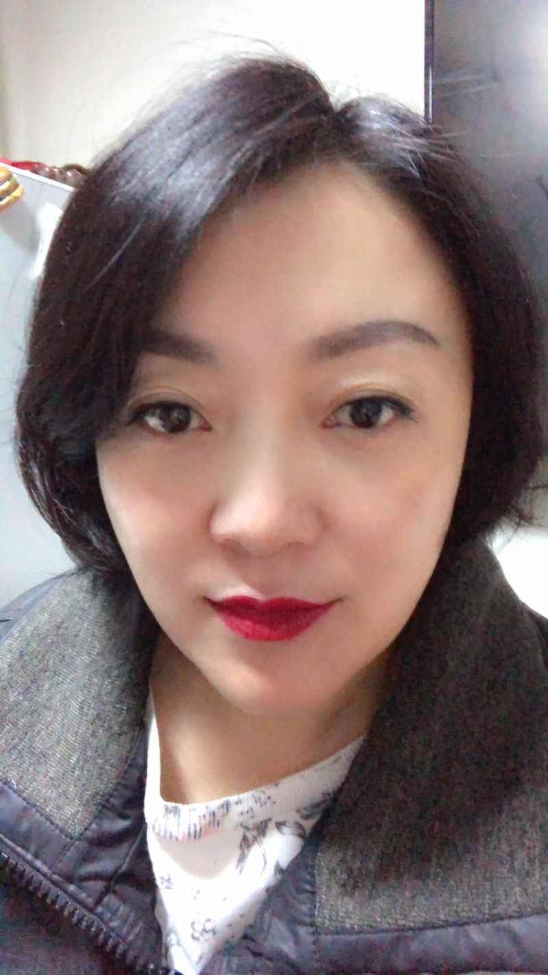 崔阿姨工作生活照1